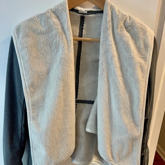 Lululemon Presence Of Mind Fleece Jacket in Polar Cream / Gray - Picture 10 of 12